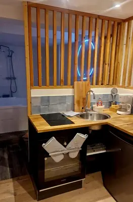 Cuisine ou kitchenette dans l'établissement Les Carmélites