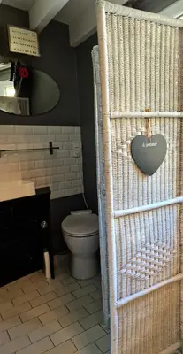Salle de bains dans l'établissement La Canotière - Petite maison pour 2 personnes à Vienne en Arthies