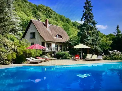 Piscine de l'établissement maison week end vacances 1H Paris Ouest ou située à proximité