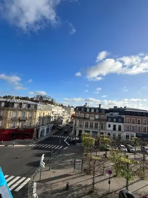 Vue générale sur Pontoise ou vue de la ville depuis l'appartement