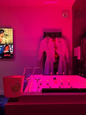 Plan de l'établissement La Suite Prestige - Jacuzzi et cinema - Cergy-Village