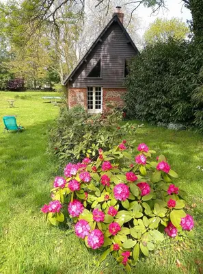 Jardin de l'établissement Petite maison et grand jardin Wifi Mer a 20 minutes
