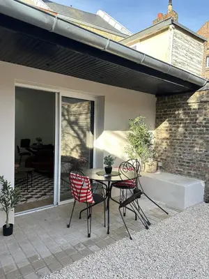 Terrasse ou espace extérieur de l'établissement L Arcade Chic & Confort - Terrasse - 5 min Gare