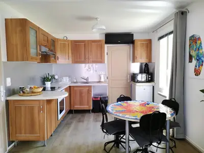 Cuisine ou kitchenette dans l'établissement Gîte des Bruyères à Coye-la-Forêt