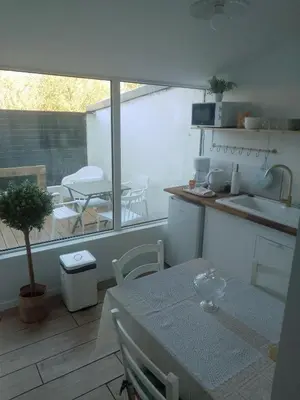Cuisine ou kitchenette dans l'établissement Le chemin de l'olivier