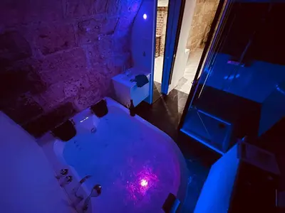 Plan de l'établissement Luxe Caché Balnéo et Sauna Privés - 372