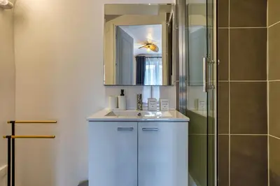 Salle de bains dans l'établissement L'Auréa au centre de Rouen
