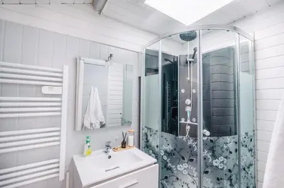 Salle de bains dans l'établissement Dieppe Cosy duplex à 2 min du Port et Restaurants Plage à 300m