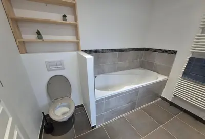Salle de bains dans l'établissement Maison Floréal Giverny