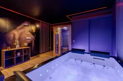 Un ou plusieurs lits dans un hébergement de l'établissement Le Temple du Désir - Intimité & plaisir - HyperCentre