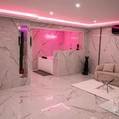 Beautiful Skyline Suite 30 minutes from Paris!