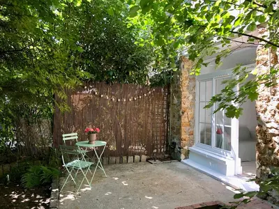 Jardin de l'établissement Villa Mini Romy with outdoor area