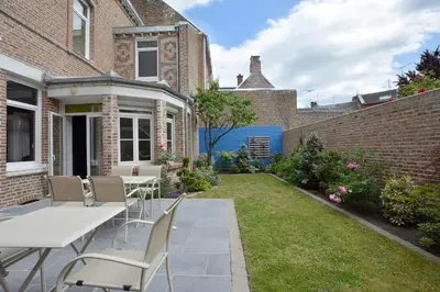 Jardin de l'établissement Les Chambres du 32