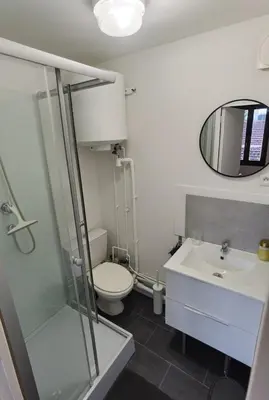 Salle de bains dans l'établissement Duplex 2 - Proche du Jardin des Plantes