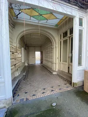 Façade ou entrée de l'établissement L'Abside - À deux pas de la Cathédrale