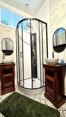 Salle de bains dans l'établissement Relais des Anges