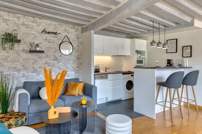 Cuisine ou kitchenette dans l'établissement Bienvenue au Solenne votre pied-à-terre de charme au cœur de Rouen