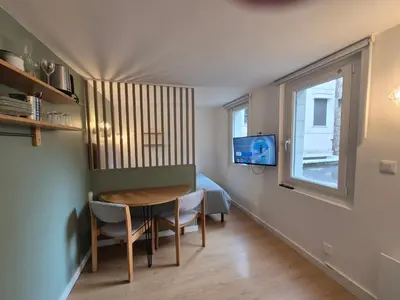 Télévision ou salle de divertissement dans l'établissement Studio Rouen Centre Historique 2 Personnes L'Olive