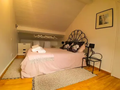 Un ou plusieurs lits dans un hébergement de l'établissement Duplex de Charme avec Bureau - Face Gare RER A
