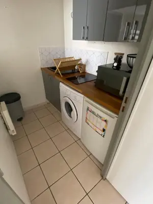 Cuisine ou kitchenette dans l'établissement Studio près gare Amiens et centre