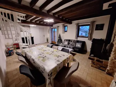Coin salon dans l'établissement L'Auberge de la fontaine 