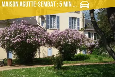 Jardin de l'établissement Le PÉTRA - Self Checkin Automatique - Netflix - 15 min Giverny