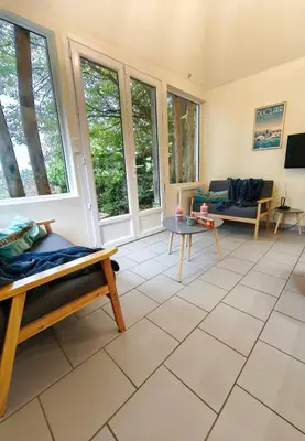 Télévision ou salle de divertissement dans l'établissement Le Vue sur Seine