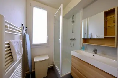 Salle de bains dans l'établissement Proche Rouen - Charmant 2 Pièces