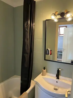 Salle de bains dans l'établissement Villa Médaillon, Appartement privé dans villa, vue mer
