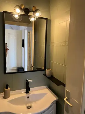 Salle de bains dans l'établissement Villa Médaillon, Appartement privé dans villa, vue mer