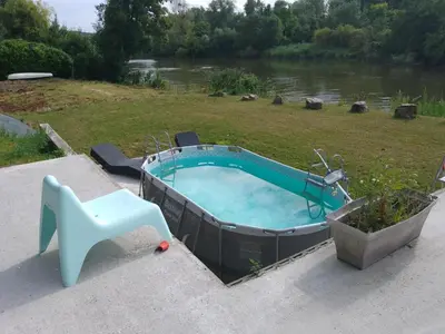 Piscine de l'établissement Maison Bord de Seine ou située à proximité