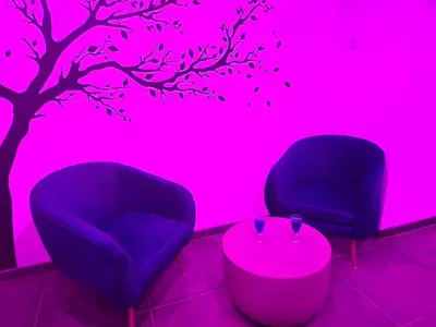 Coin salon dans l'établissement Nuit Blanche Normandie
