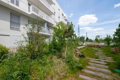 Jardin de l'établissement Les Doux Épis - appt proche gare RER