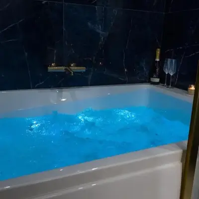 Le Passion Room - Love Room - Jacuzzi
