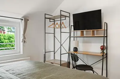 Télévision ou salle de divertissement dans l'établissement Maison Calme avec Jardin - 10 pers - Proche Centre Rouen