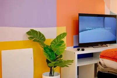Télévision ou salle de divertissement dans l'établissement Rouen - Magnifique studio