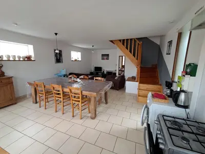 Cuisine ou kitchenette dans l'établissement dans corps de ferme en Picardie