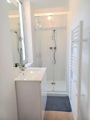 Salle de bains dans l'établissement Le Clos Carnot 5 - Proche Commodités