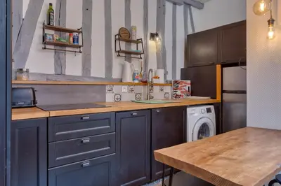 Cuisine ou kitchenette dans l'établissement Ana charmant 2 pièces au cœur du centre historique de Rouen