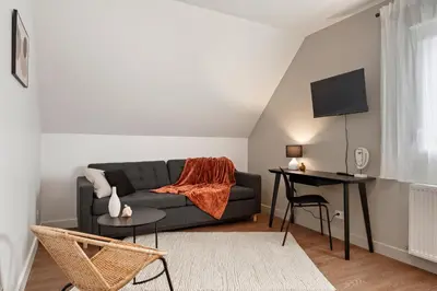 Télévision ou salle de divertissement dans l'établissement Maison neuve haut de gamme - 4 chambres, terrasse, jardin, parking