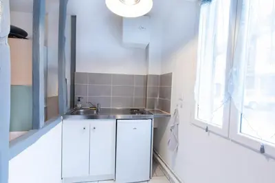 Cuisine ou kitchenette dans l'établissement Le Panama - 5 min du centre, 500m2 de jardin