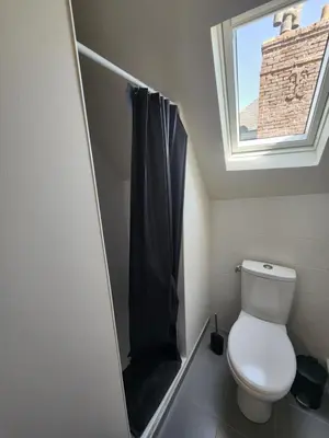 Salle de bains dans l'établissement chambre orange
