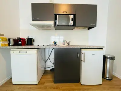 Cuisine ou kitchenette dans l'établissement Rouen T3 moderne et équipé - 394