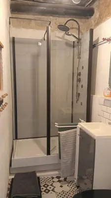 Salle de bains dans l'établissement Chambre proche Giverny