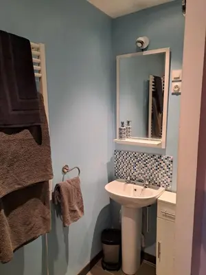 Salle de bains dans l'établissement Chez Robins