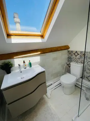 Salle de bains dans l'établissement Magnifique studio rénové en juin 2025 au centre ville de Vaux-sur-Seine