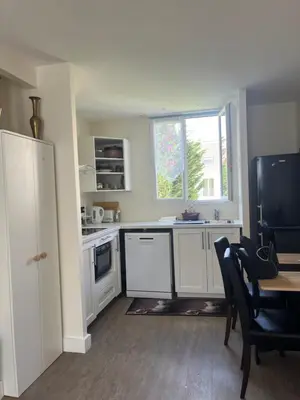 Cuisine ou kitchenette dans l'établissement Maisoncat