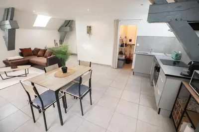Cuisine ou kitchenette dans l'établissement Appartement spacieux et lumineux