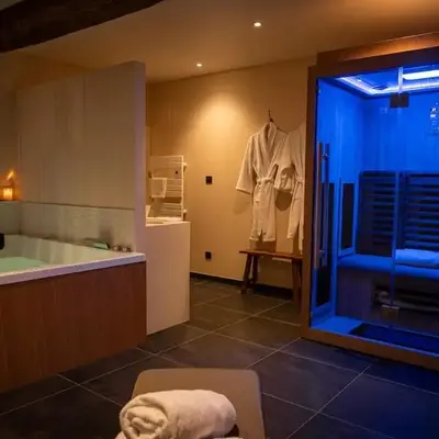La Parenthèse Suites - appartement luxueux avec sauna et baignoire balnéo