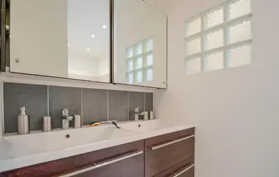 Salle de bains dans l'établissement Charmante Maison De Ville